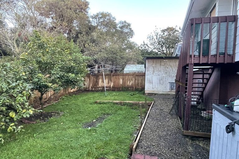 Photo of property in 1/10 Halder Place, Torbay, Auckland, 0632