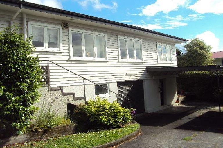 Photo of property in 41 Forest Lake Road, Forest Lake, Hamilton, 3200