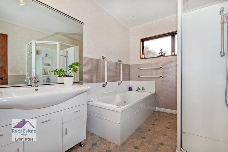 Photo of property in 21 Weir Crescent, Onerahi, Whangarei, 0110