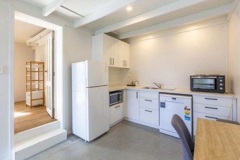 Photo of property in 10 Ireland Place, Pirimai, Napier, 4112