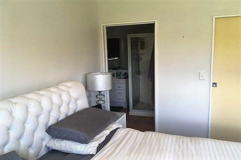 Photo of property in 34 Mataraki Place, Wanaka, 9305