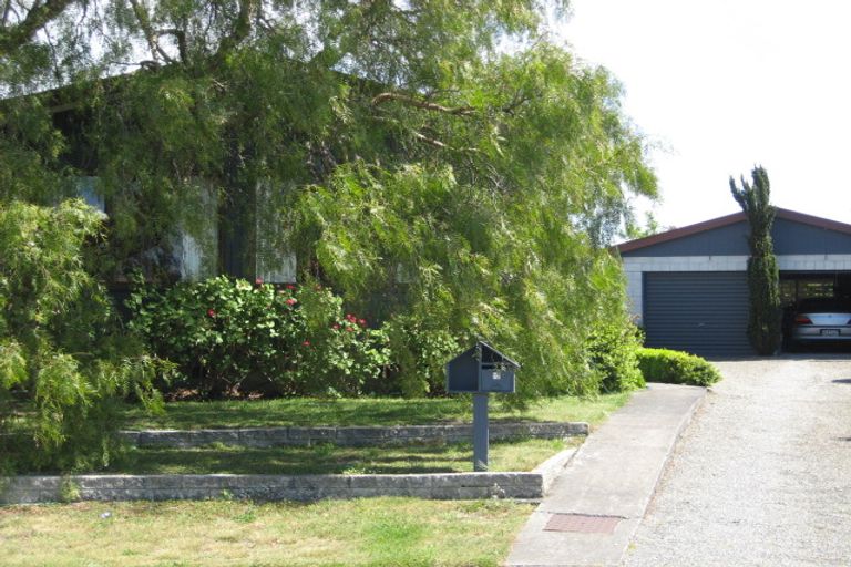 Photo of property in 12 Kowai Place, Amberley, 7410