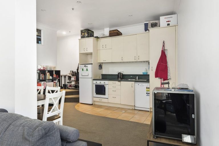 Photo of property in Terrace Garden Apartments, 11c/120 The Terrace, Wellington Central, Wellington, 6011