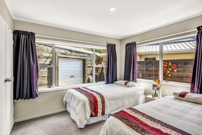 Photo of property in 64 Poplar Avenue, Raumati South, Paraparaumu, 5032