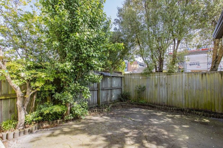Photo of property in 2/19 Grove Road, Addington, Christchurch, 8024