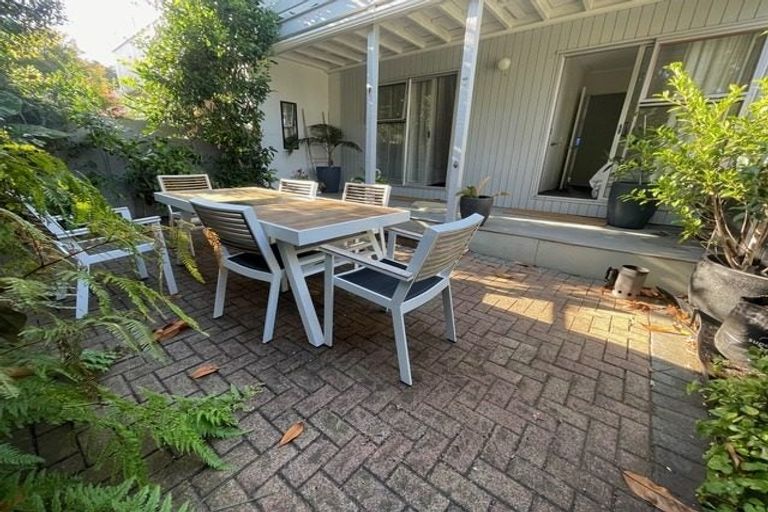 Photo of property in 6/66 Victoria Road, Devonport, Auckland, 0624
