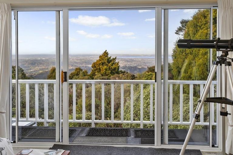 Photo of property in 51 Turanga Road, Henderson Valley, Auckland, 0612