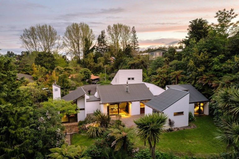 Photo of property in 25 Cranwell Place, Hillcrest, Hamilton, 3216