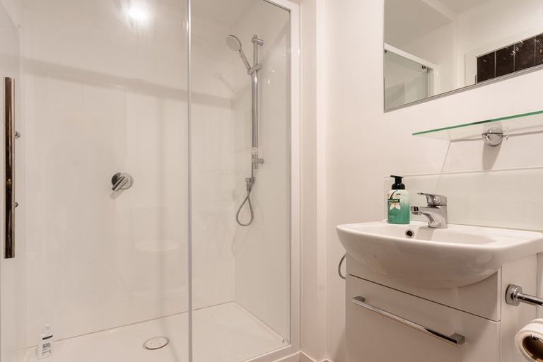 Photo of property in 48 Kotare Street, Waikanae, 5036