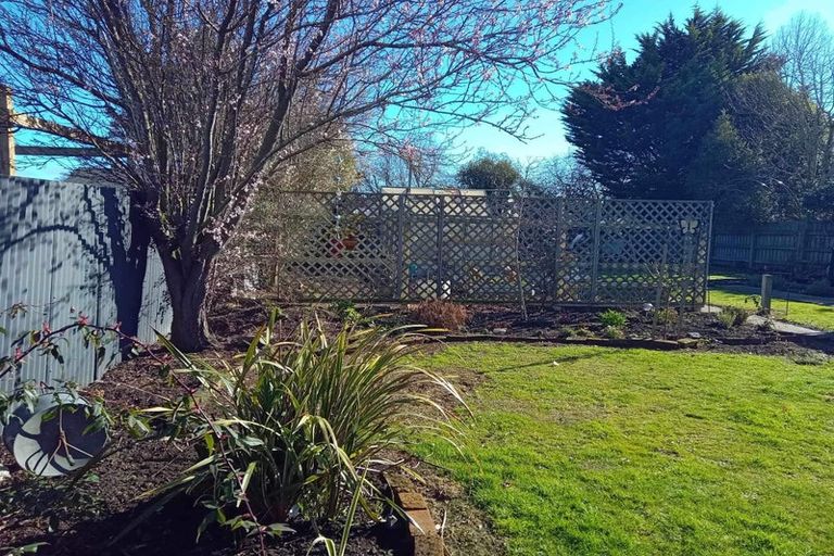 Photo of property in 24 Johnson Street, Milton, 9220