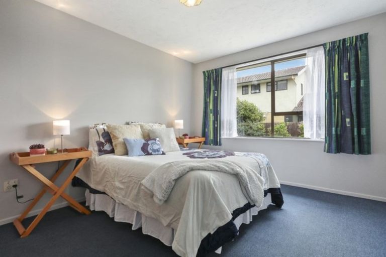 Photo of property in 1/22 Camrose Place, Ilam, Christchurch, 8041