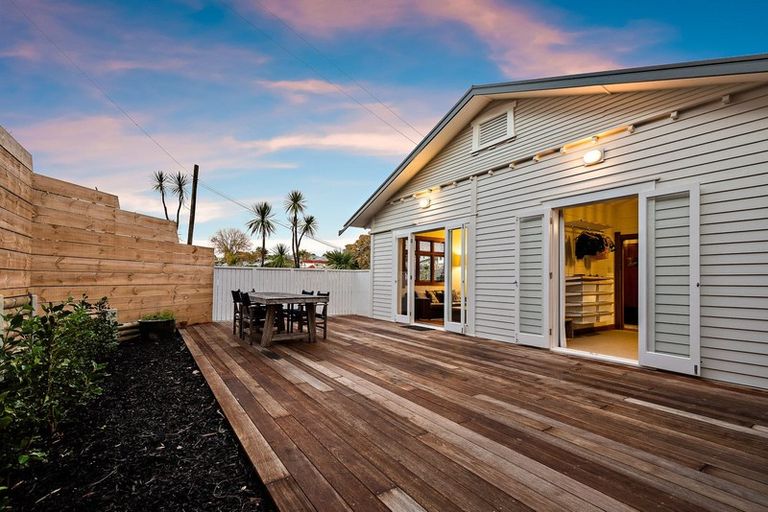 Photo of property in 19b Larchwood Avenue, Westmere, Auckland, 1022