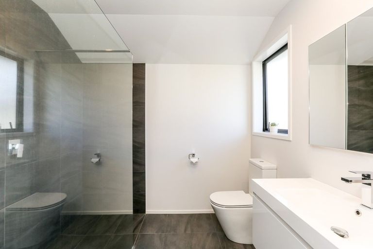 Photo of property in 1 Megaw Close, Whalers Gate, New Plymouth, 4310