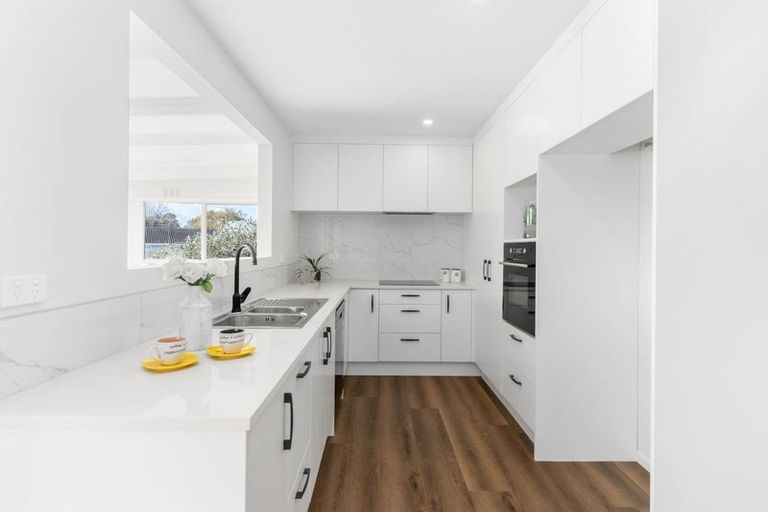 Photo of property in 35 Reelick Avenue, Pakuranga Heights, Auckland, 2010