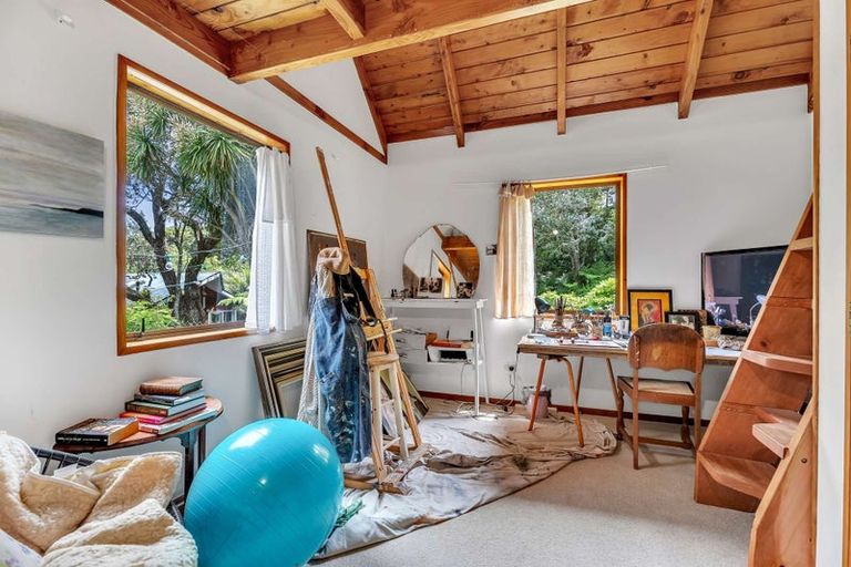 Photo of property in 5b Pohutukawa Grove, Whitianga, 3510