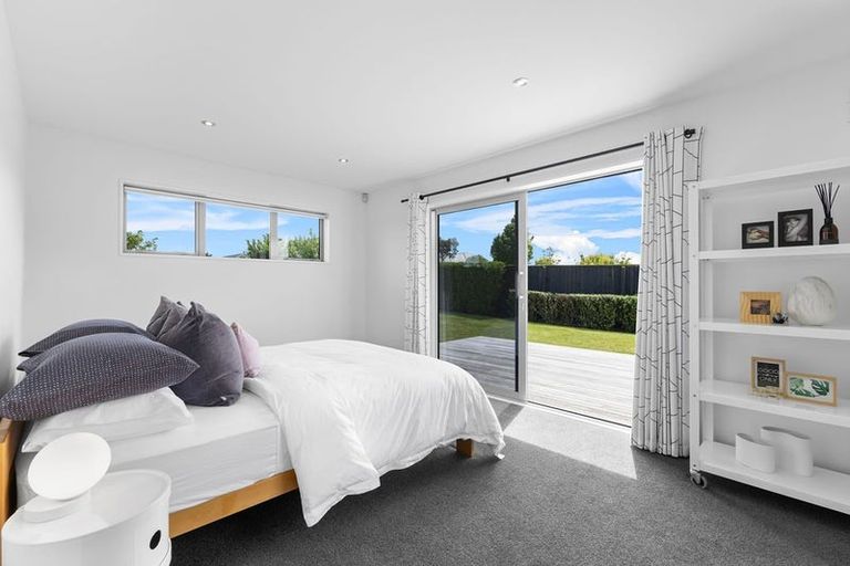 Photo of property in 17 Jacqueline Drive, West Melton, 7618