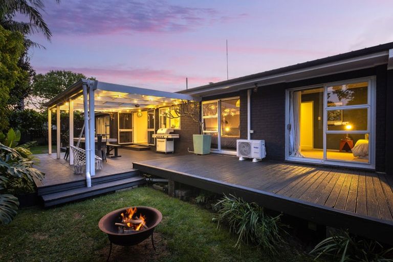 Photo of property in 26 Doment Crescent, Orewa, 0931