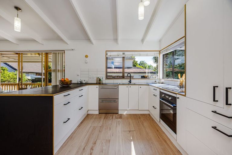 Photo of property in 2/8 Alpha Street, Papakura, 2110