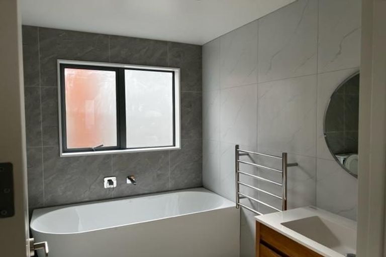 Photo of property in 35 Clara Road, Silverdale, 0932