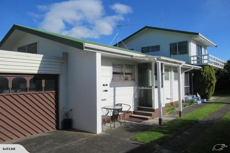 Photo of property in 16b Fairway Avenue, Red Beach, 0932