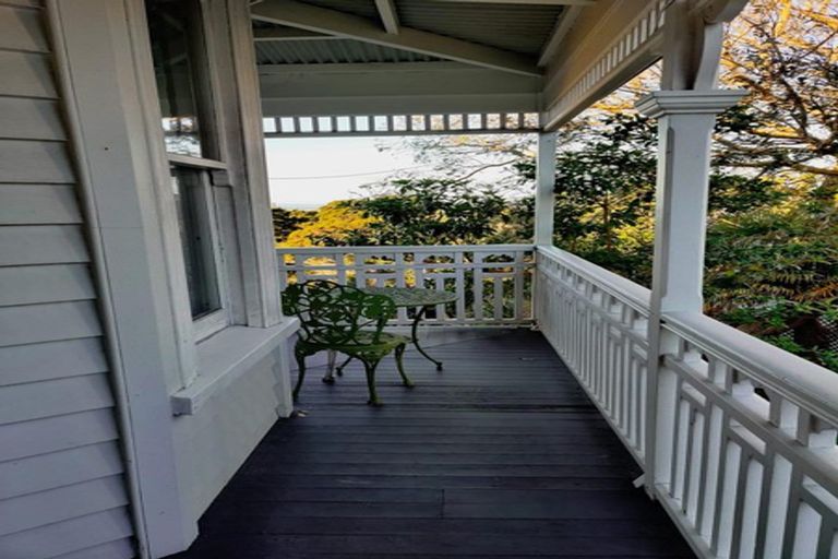 Photo of property in 1a Birkenhead Avenue, Birkenhead, Auckland, 0626