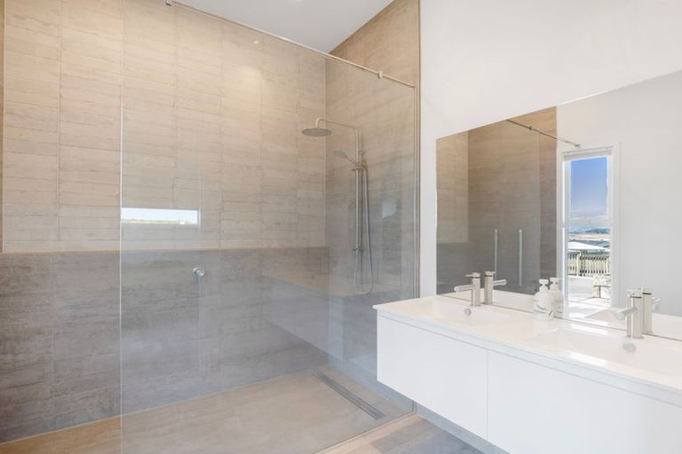 Photo of property in 2 Rangeview Rise, Foxton Beach, Foxton, 4815