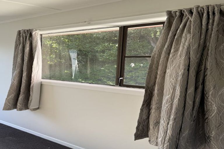 Photo of property in 10 Norfolk Grove, Cannons Creek, Porirua, 5024