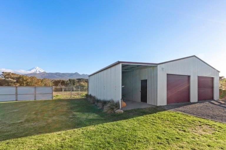 Photo of property in 1375 Carrington Road, Hurworth, New Plymouth, 4371