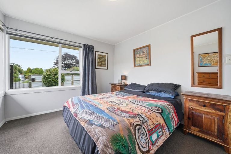 Photo of property in 83 Englefield Road, Northwood, Christchurch, 8051