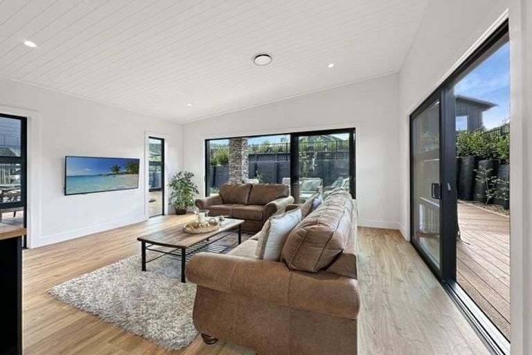 Photo of property in 8 Broadleaf Way, Kinloch, Taupo, 3377