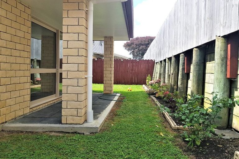 Photo of property in 16 Tavua Lane, Ranui, Auckland, 0612