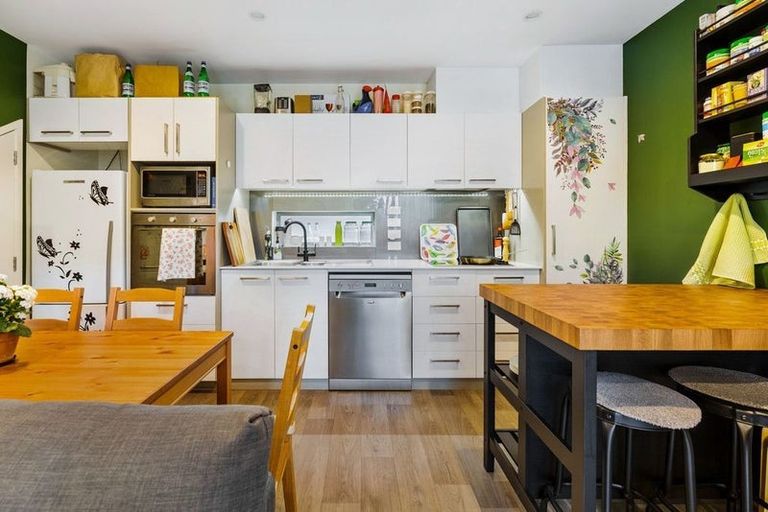 Photo of property in 5/160c Hobsonville Point Road, Hobsonville, Auckland, 0616