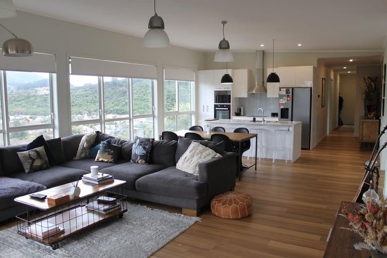 Photo of property in 38b Emerald Hill Drive, Birchville, Upper Hutt, 5018