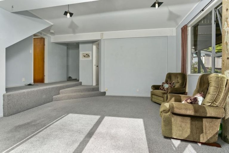 Photo of property in 93 John Downs Drive, Browns Bay, Auckland, 0630