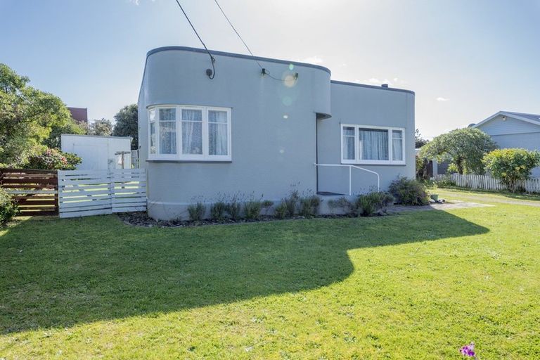 Photo of property in 61 Moana Street, Otaki Beach, Otaki, 5512