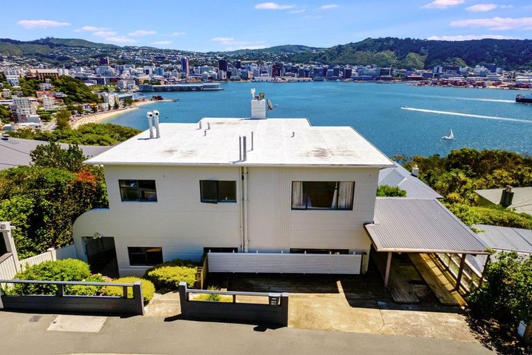 Photo of property in 40b The Crescent, Roseneath, Wellington, 6011
