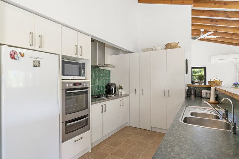 Photo of property in 37 Regent Street, Martinborough, 5711