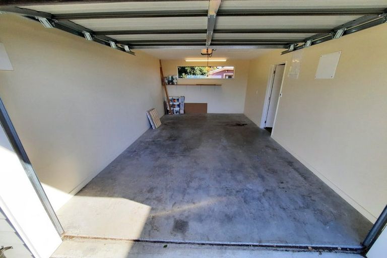 Photo of property in 42 Moncks Spur Road, Redcliffs, Christchurch, 8081