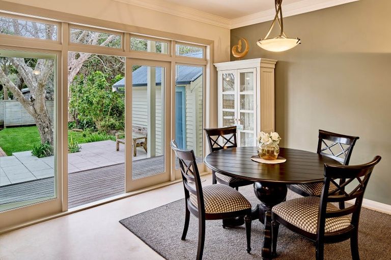 Photo of property in 20 Bloomfield Terrace, Hutt Central, Lower Hutt, 5010