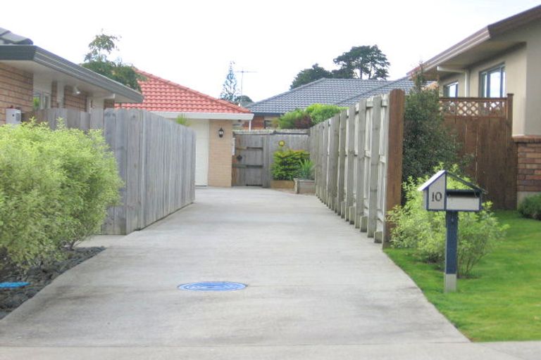 Photo of property in 10 Willowbank Close, East Tamaki Heights, Auckland, 2016