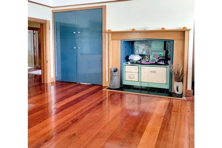 Photo of property in 1 Winslow Place, Levin, 5510