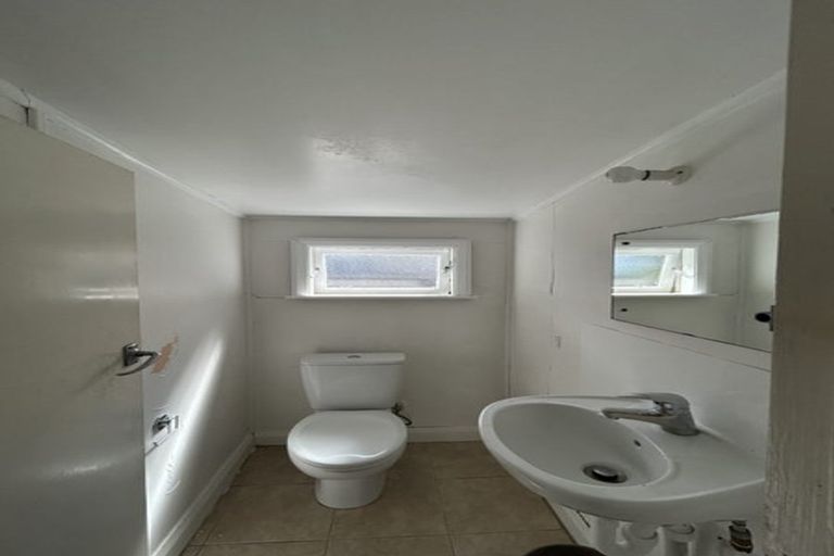 Photo of property in 96 Derwent Street, Island Bay, Wellington, 6023