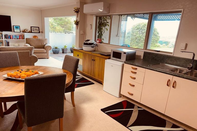 Photo of property in 18 Hinewa Road, Otumoetai, Tauranga, 3110
