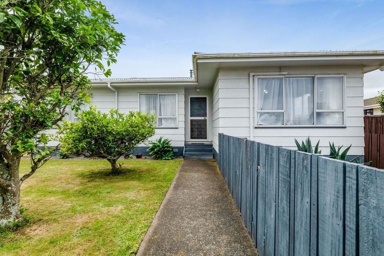 Photo of property in 11 Manuka Place, Hawera, 4610