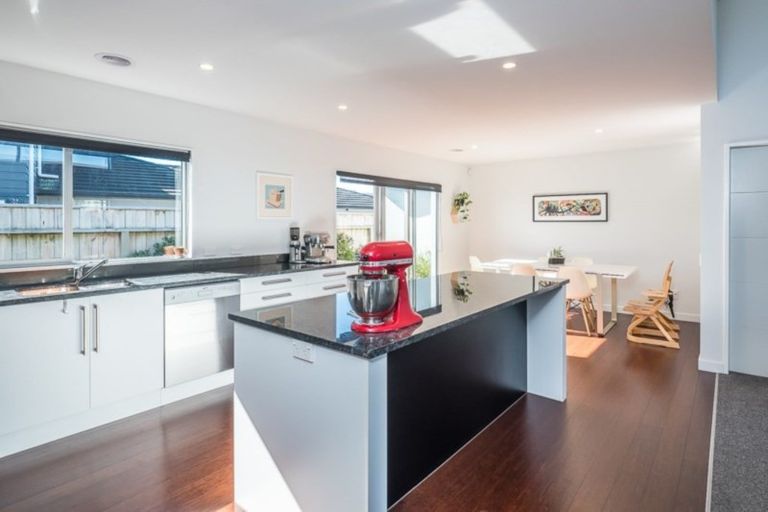 Photo of property in 4 Hana Udy Place, Paraparaumu Beach, Paraparaumu, 5032