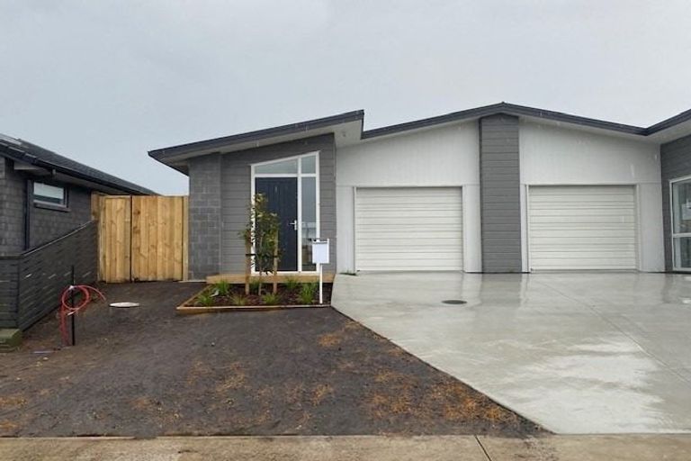 Photo of property in 17a Tiria Drive, Papamoa Beach, Papamoa, 3118