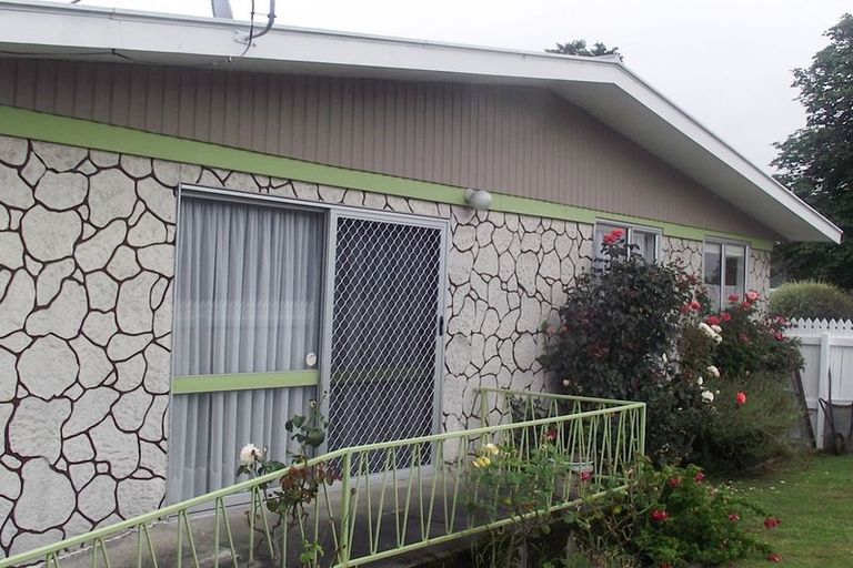 Photo of property in 1/7 Kent Street, Carterton, 5713