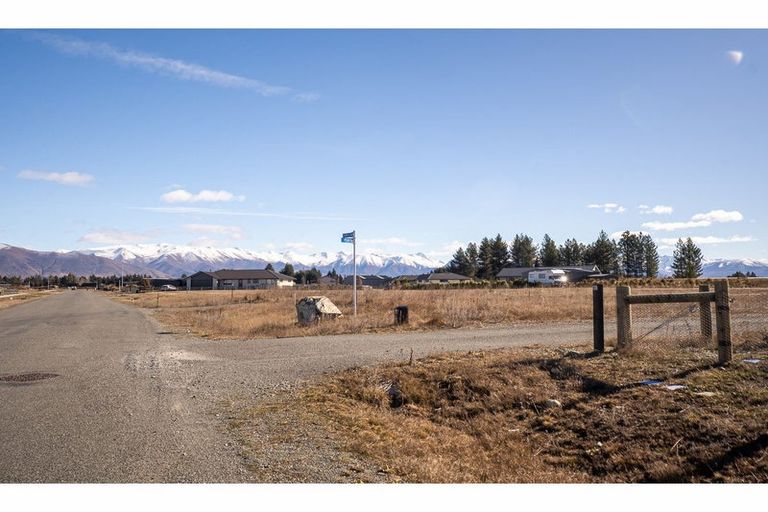 Photo of property in 13 Temple Drive, Twizel, 7901