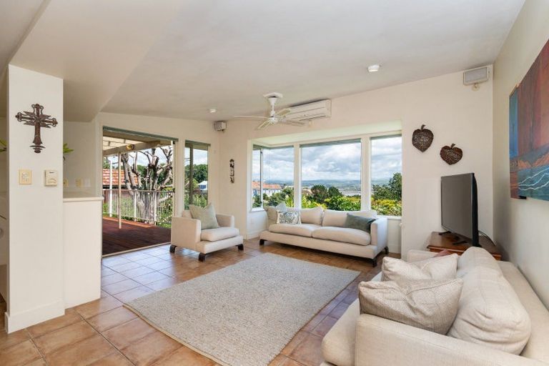 Photo of property in 2 Coleman Terrace, Hospital Hill, Napier, 4110