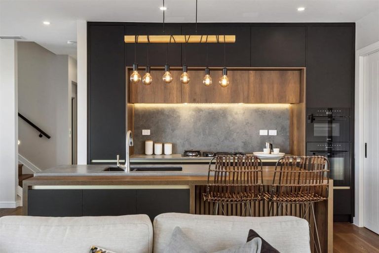 Photo of property in 20 Beach Road, Castor Bay, Auckland, 0620